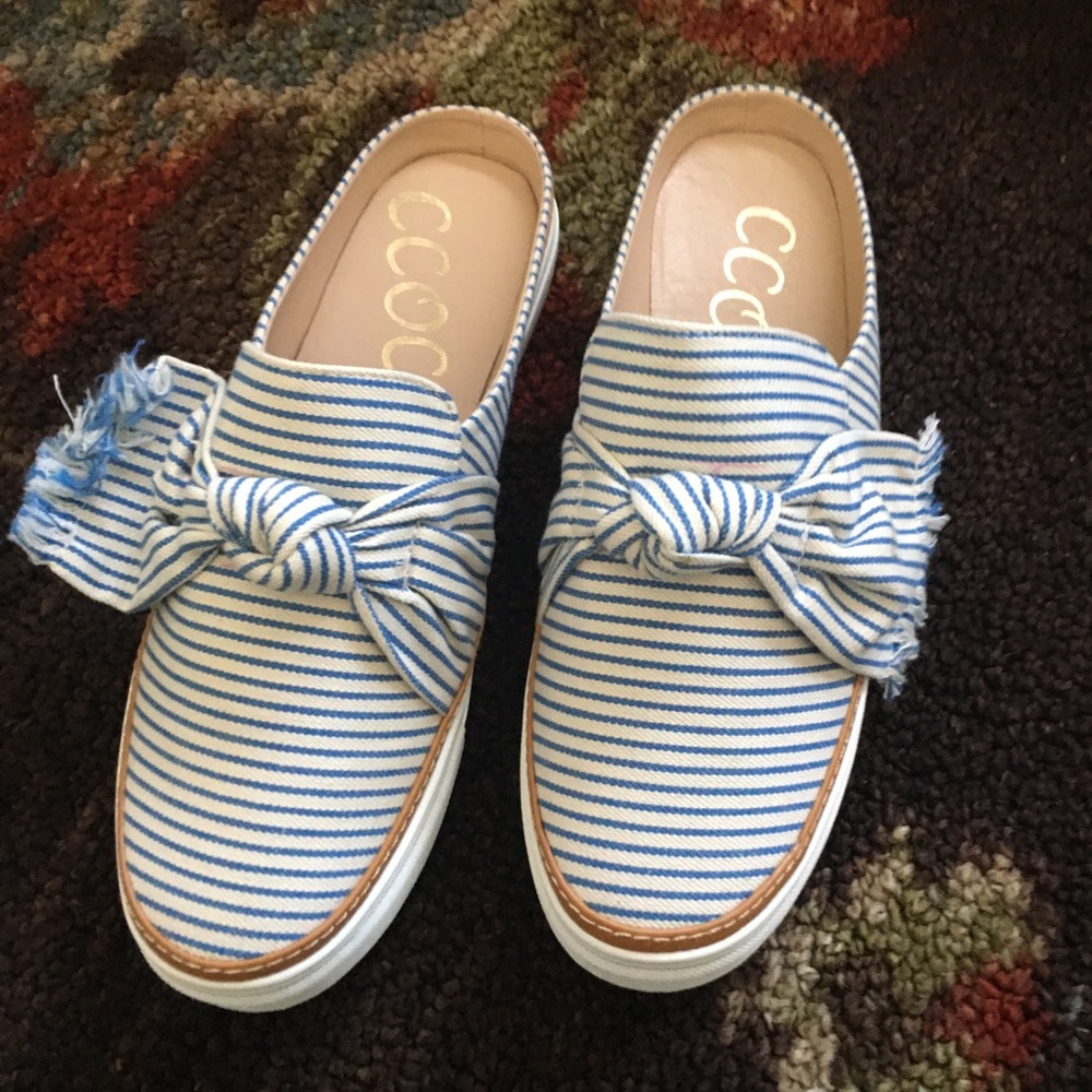 Impressions Boutique Slip on